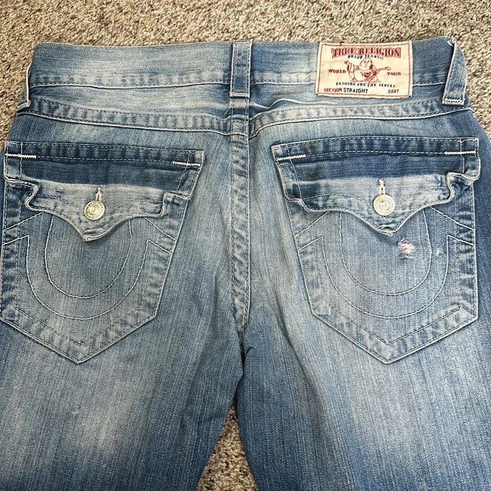 True religion blue distressed jeans size 32